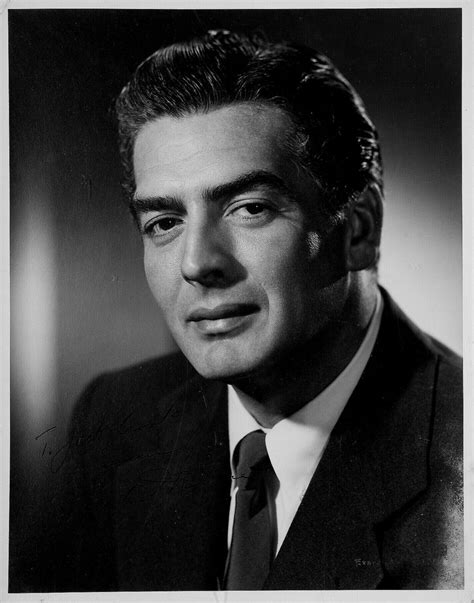 victor mature height